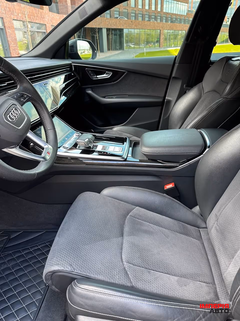 Audi Q8 - фото 6