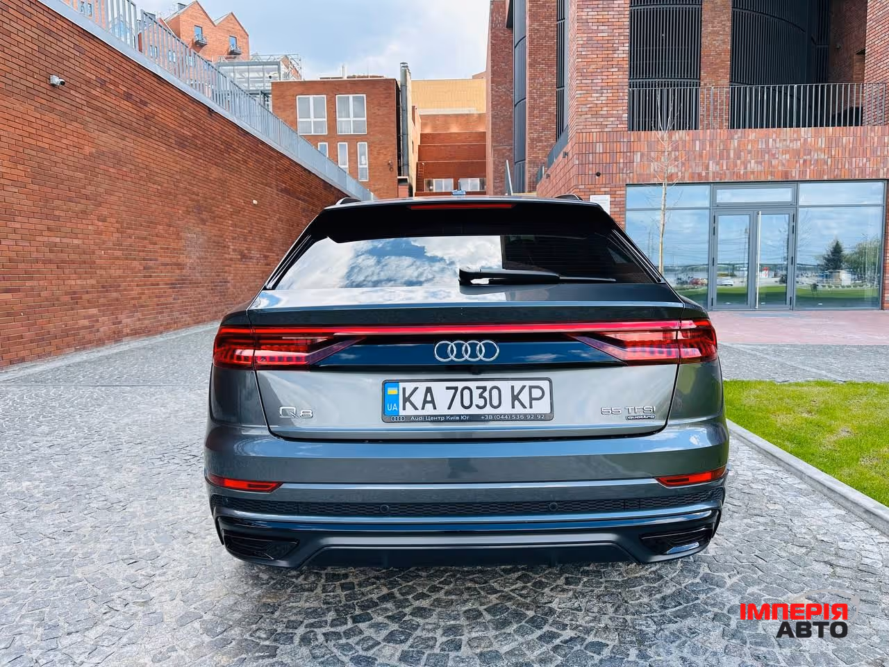 Audi Q8 - фото 5