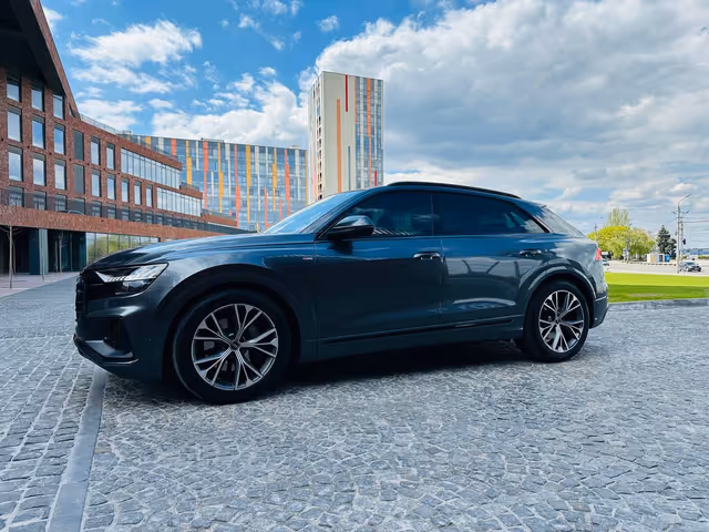 Audi Q8 - зображення 1