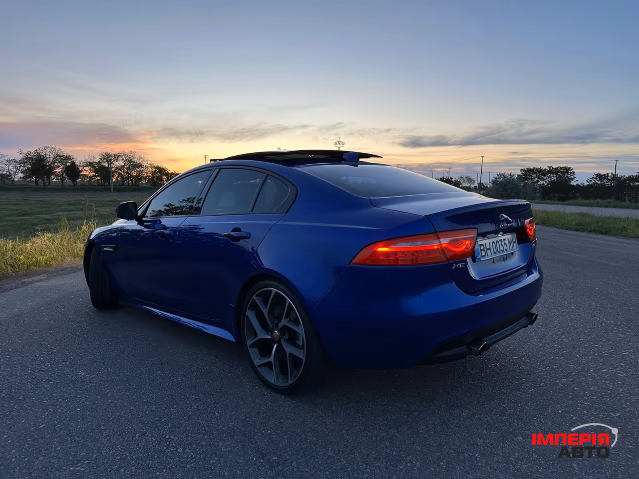 Jaguar XE - фото 3