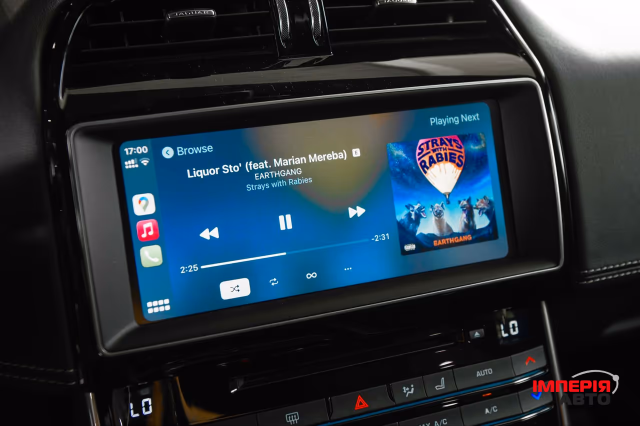 Jaguar XE - фото 5