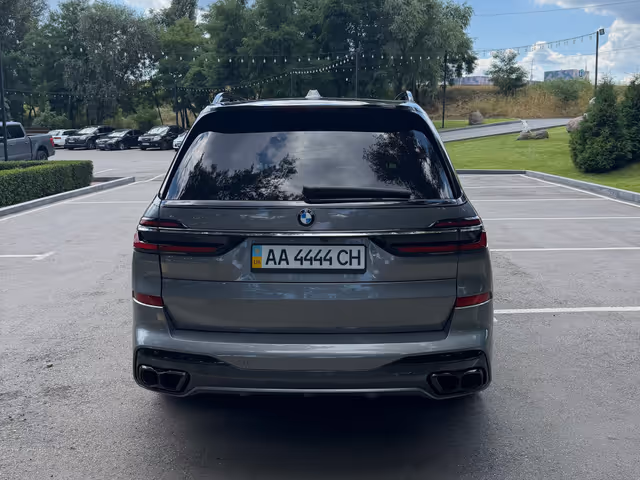 BMW X7 - зображення 2