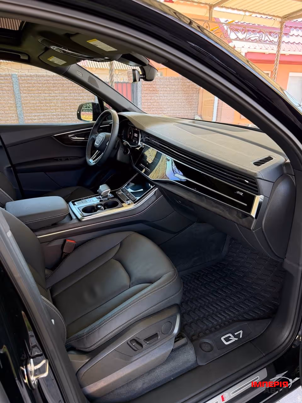 Audi Q7 - фото 10