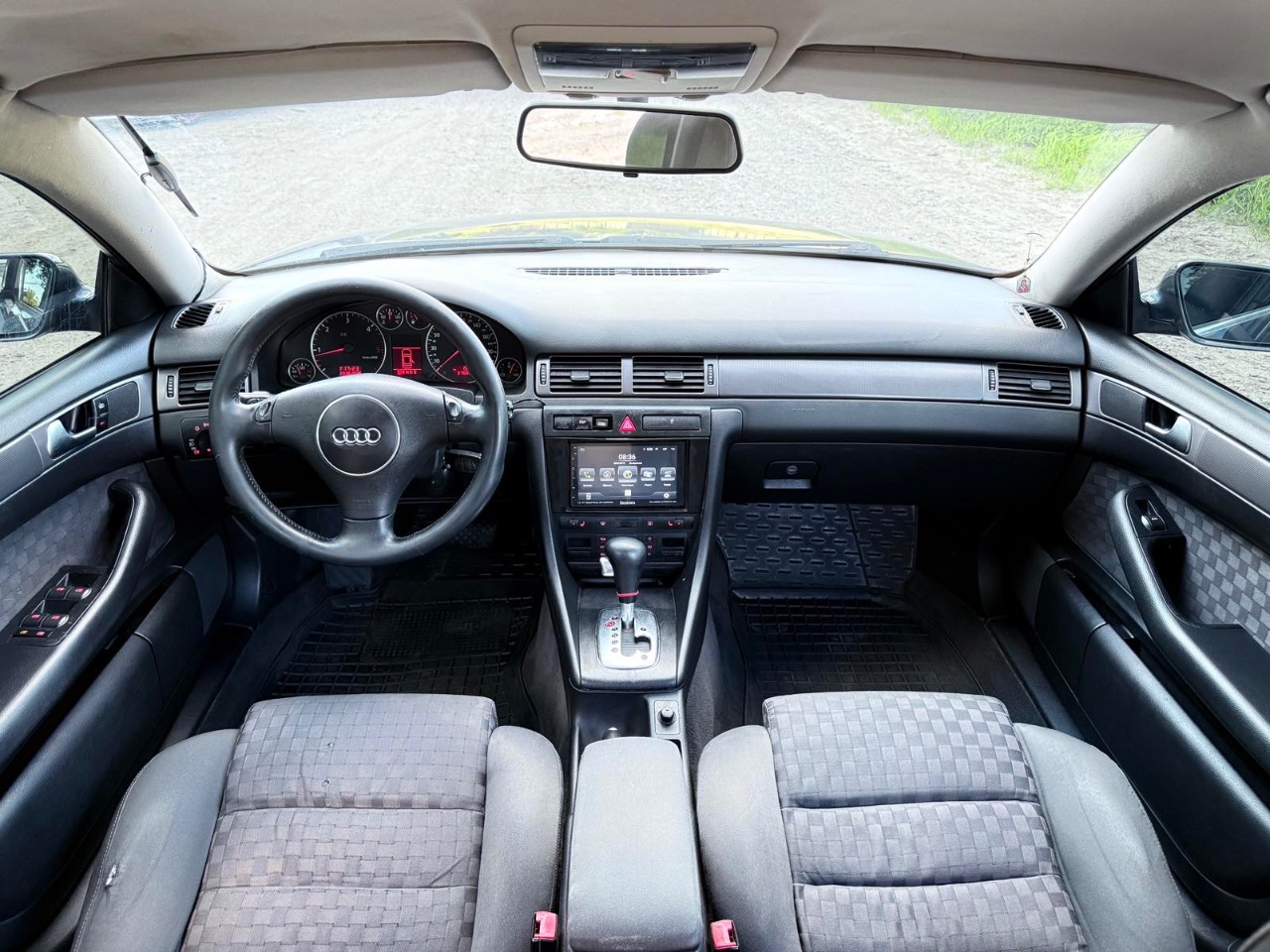 Audi A6 - фото 8