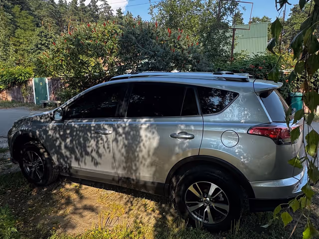 Toyota RAV4 - зображення 4