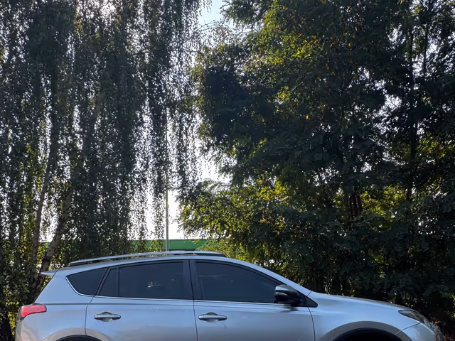 Toyota RAV4 - зображення 1