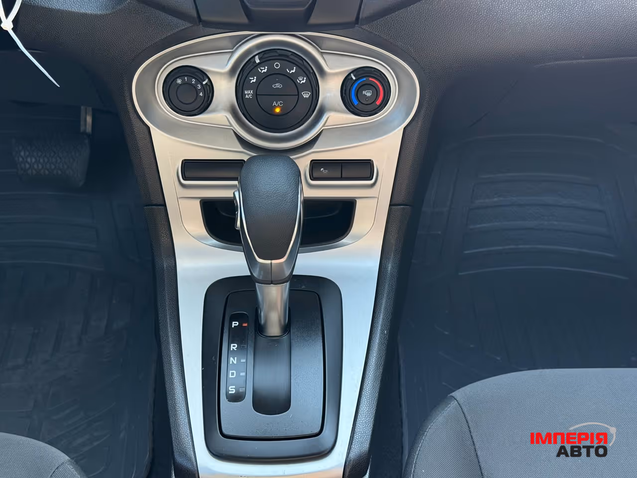 Ford Fiesta - фото 49