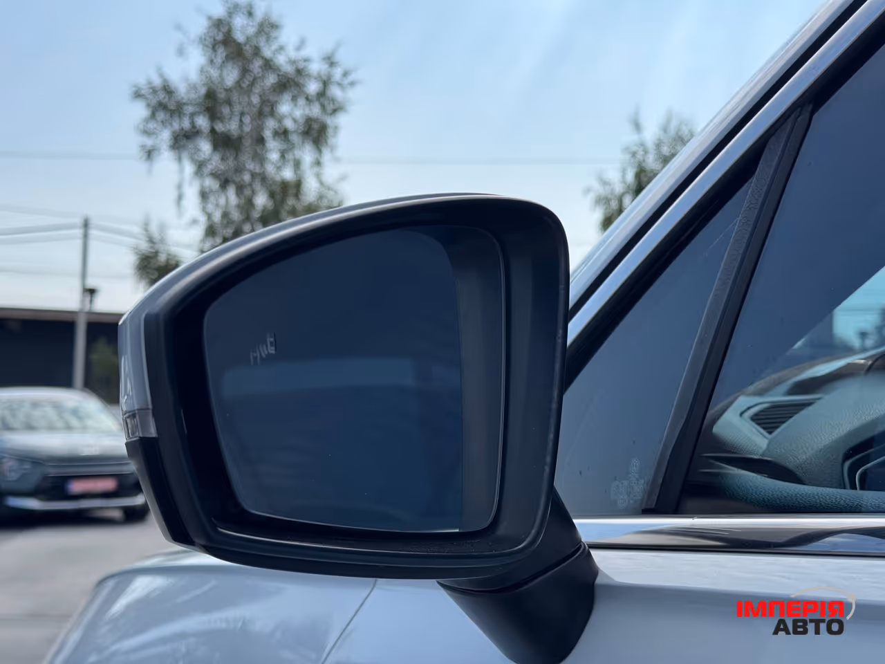 Volkswagen Tiguan - фото 8