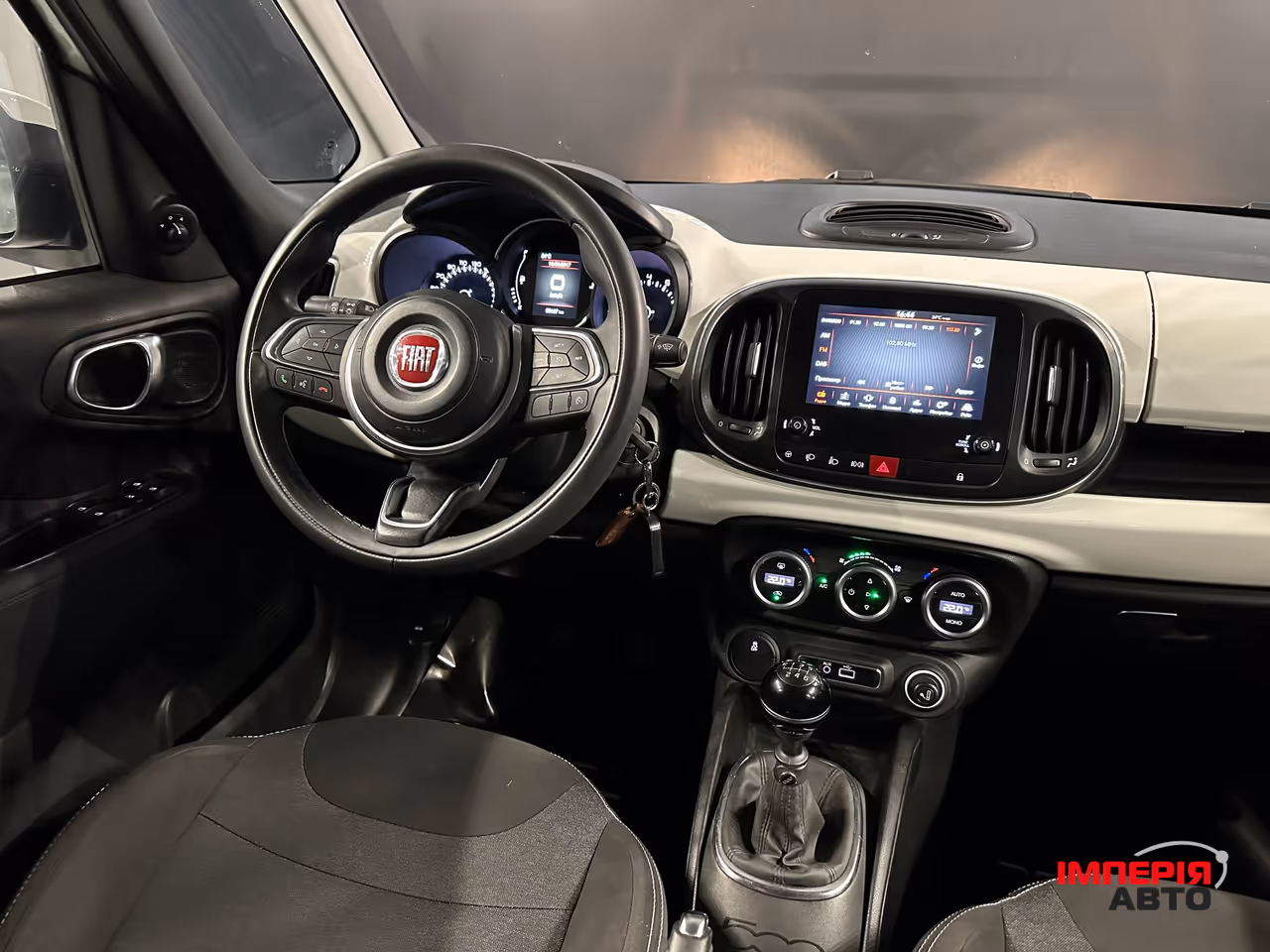 Fiat 500L - фото 13