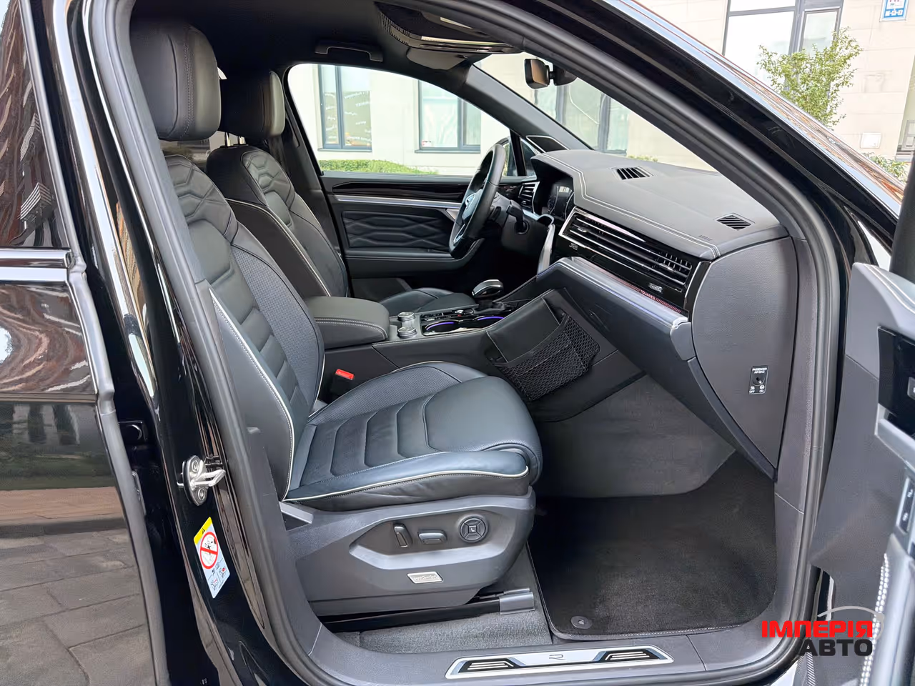 Volkswagen Touareg - фото 18