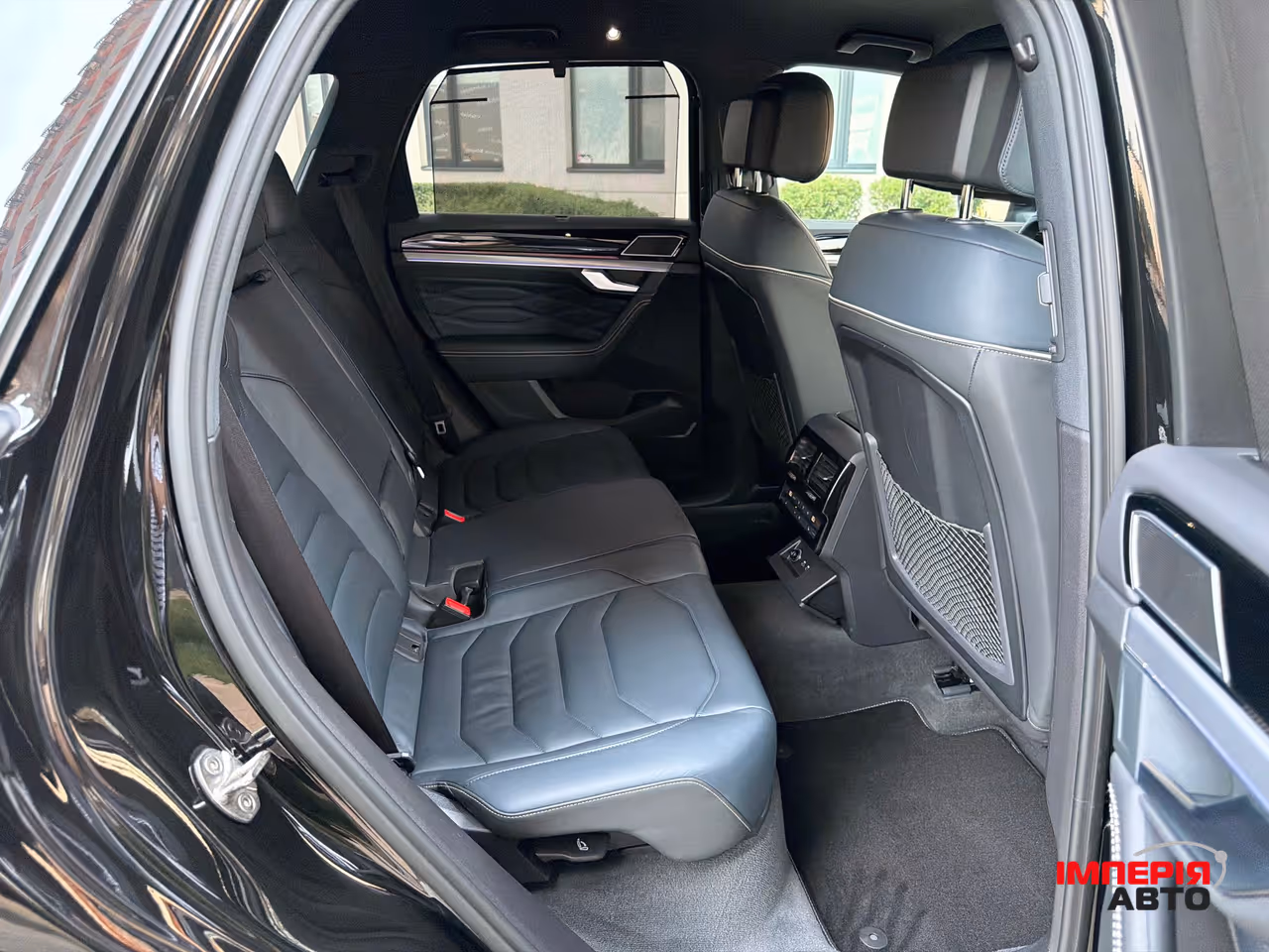 Volkswagen Touareg - фото 19