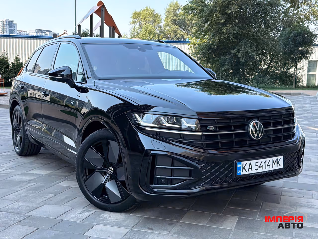 Volkswagen Touareg - фото 1