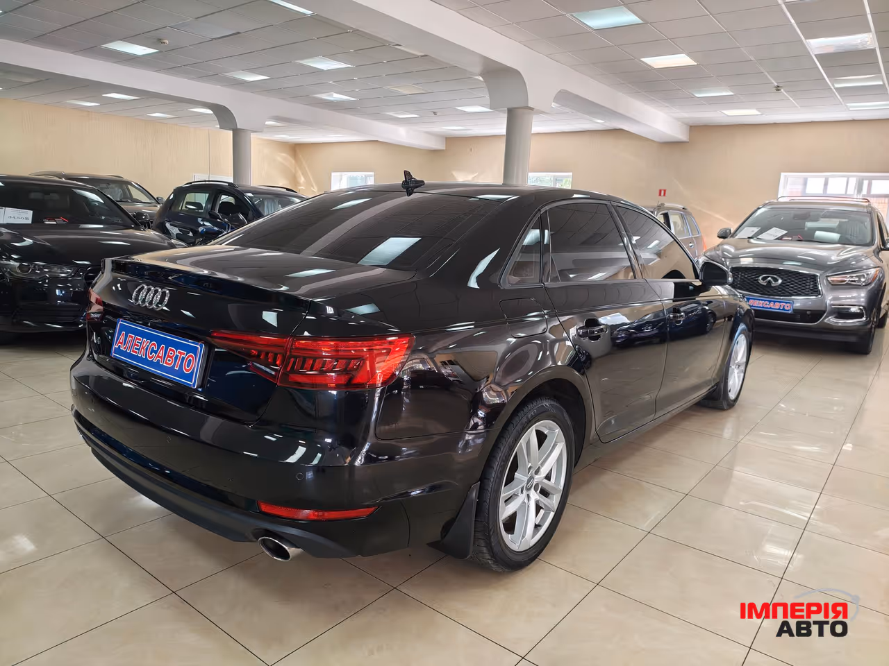 Audi A4 - фото 5