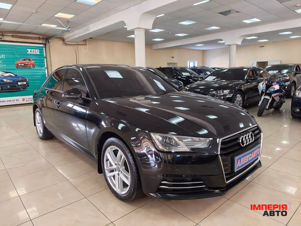 Audi A4 - фото 6