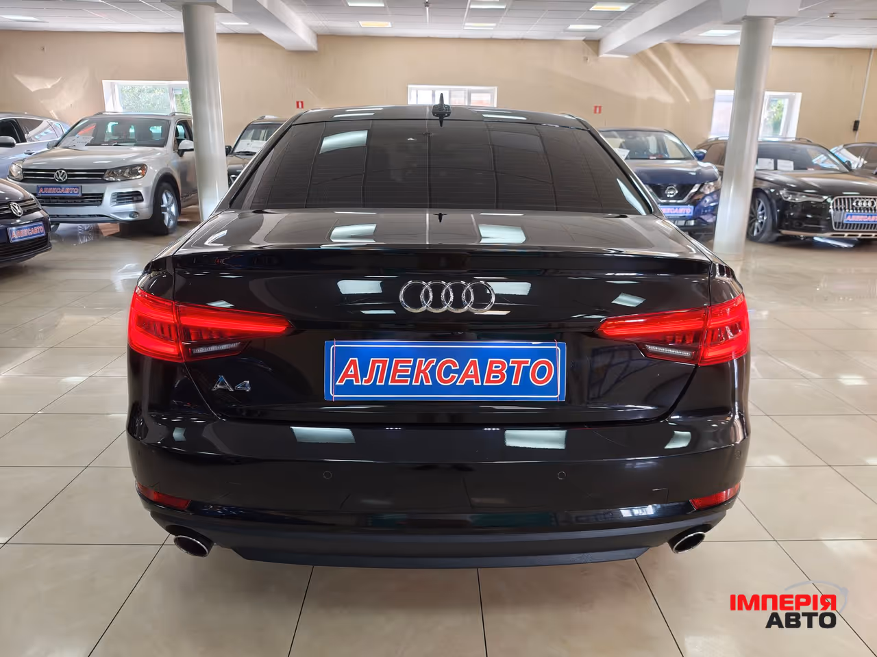 Audi A4 - фото 4
