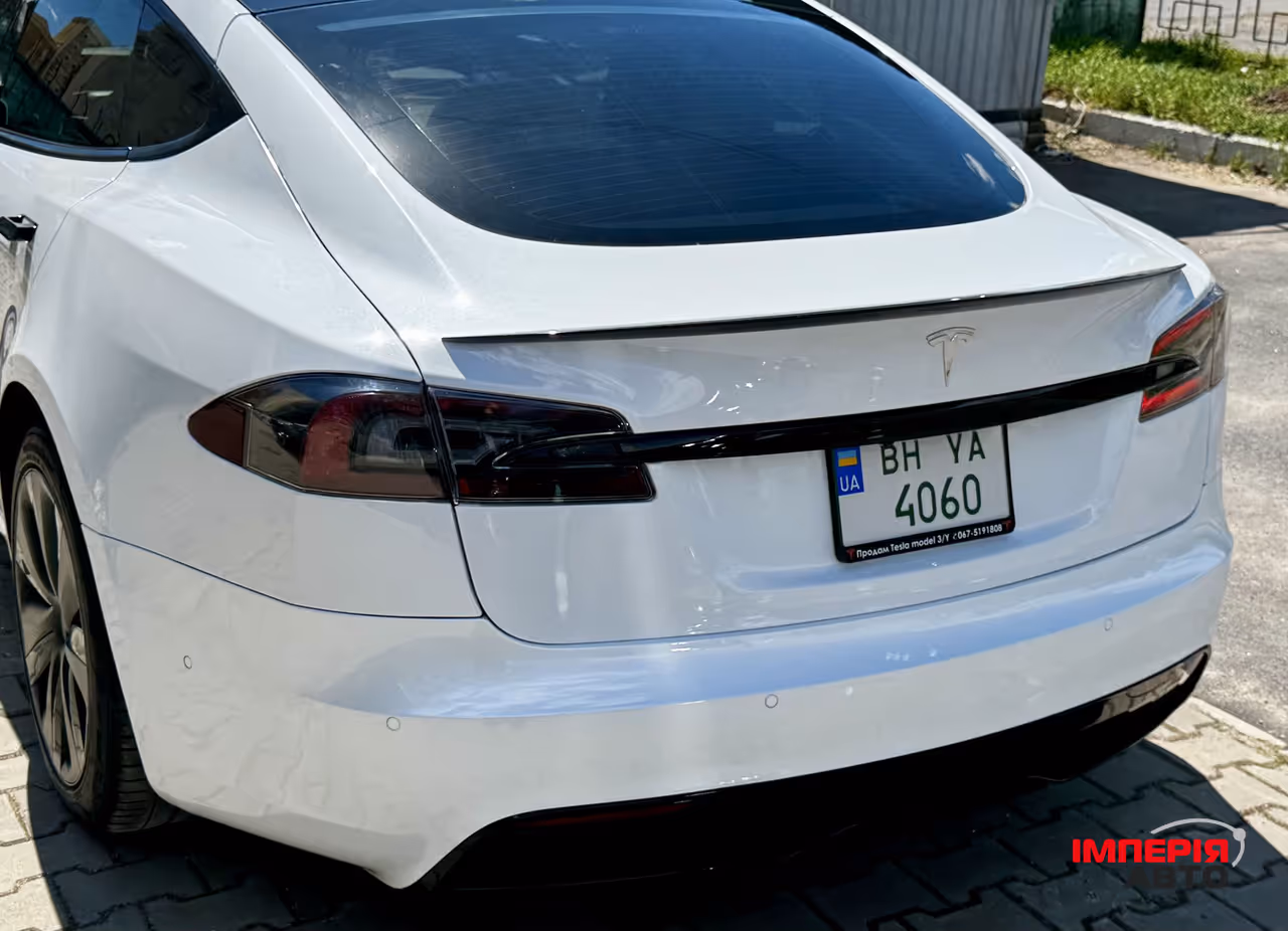 Tesla Model S - фото 9