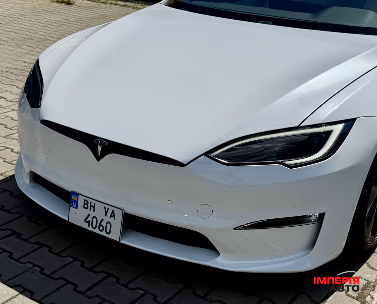Tesla Model S - фото 1