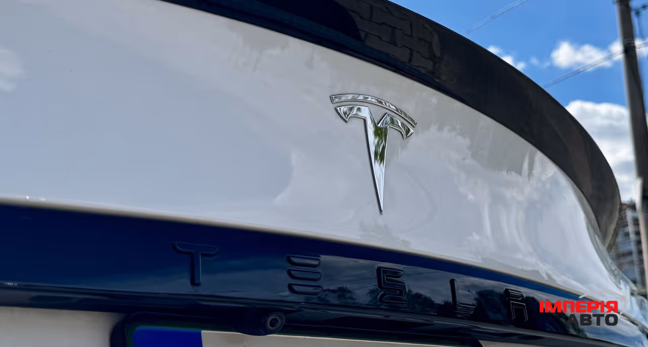 Tesla Model S - фото 10