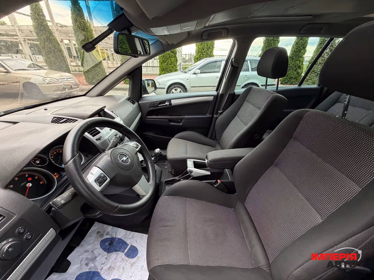 Opel Zafira - фото 22
