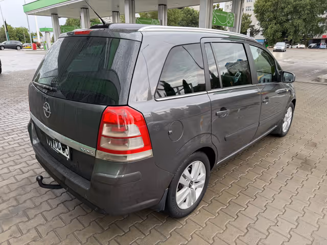 Opel Zafira - зображення 1