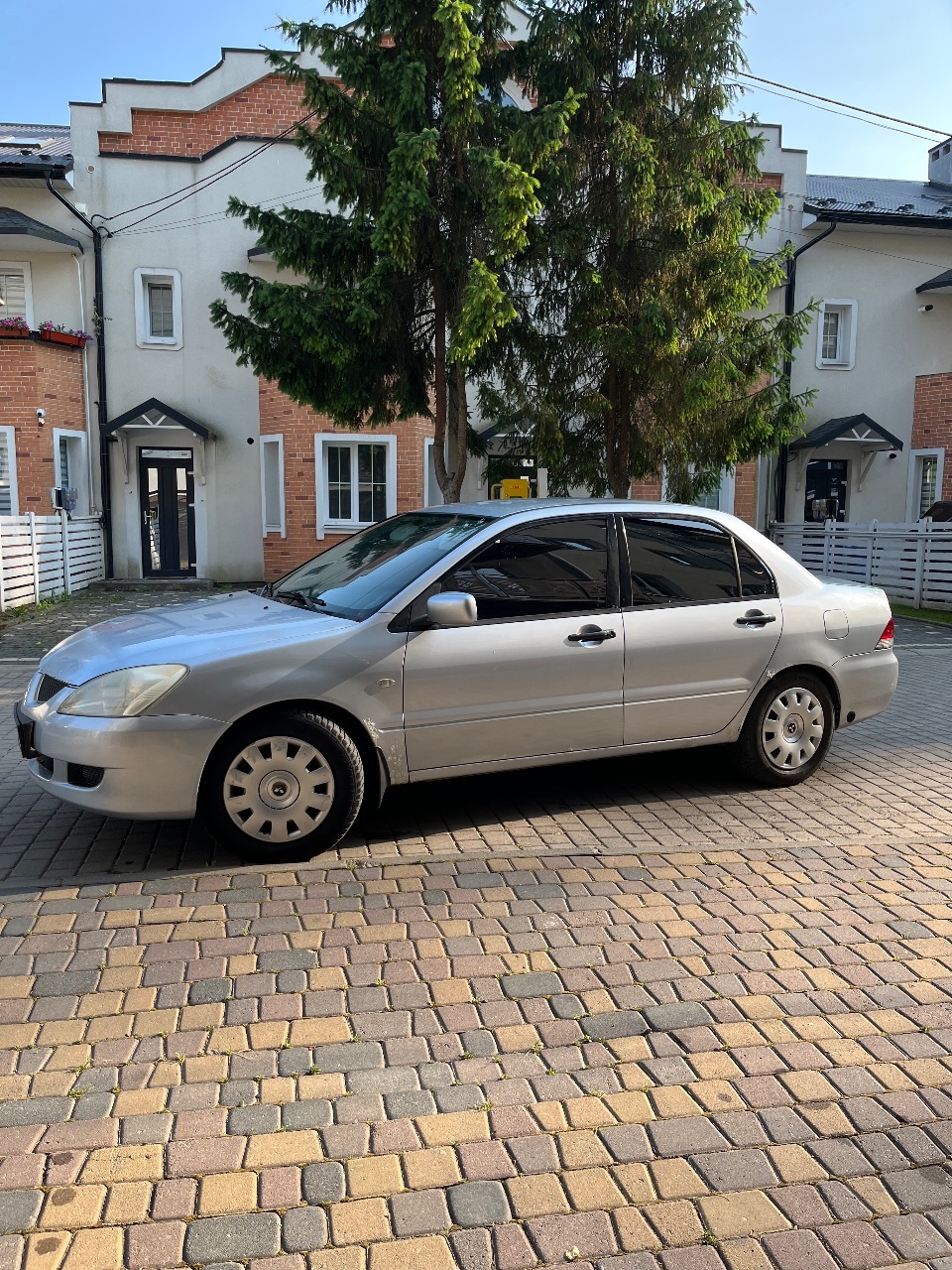 Mitsubishi Lancer - фото 3