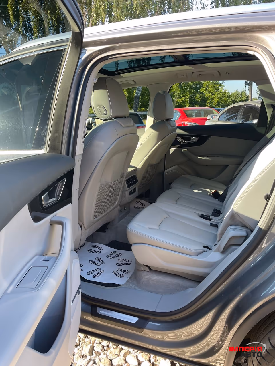 Audi Q7 - фото 6