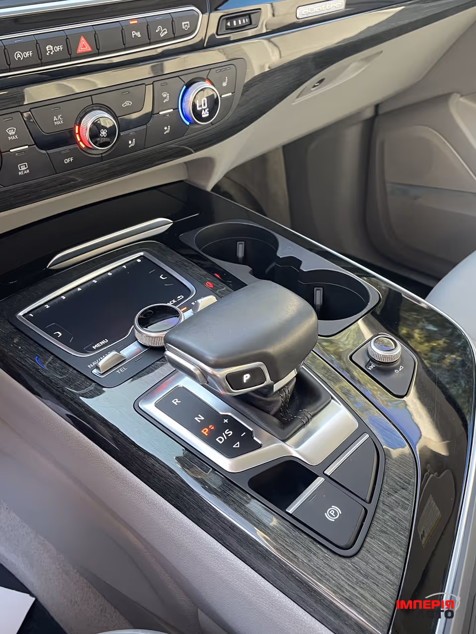 Audi Q7 - фото 23