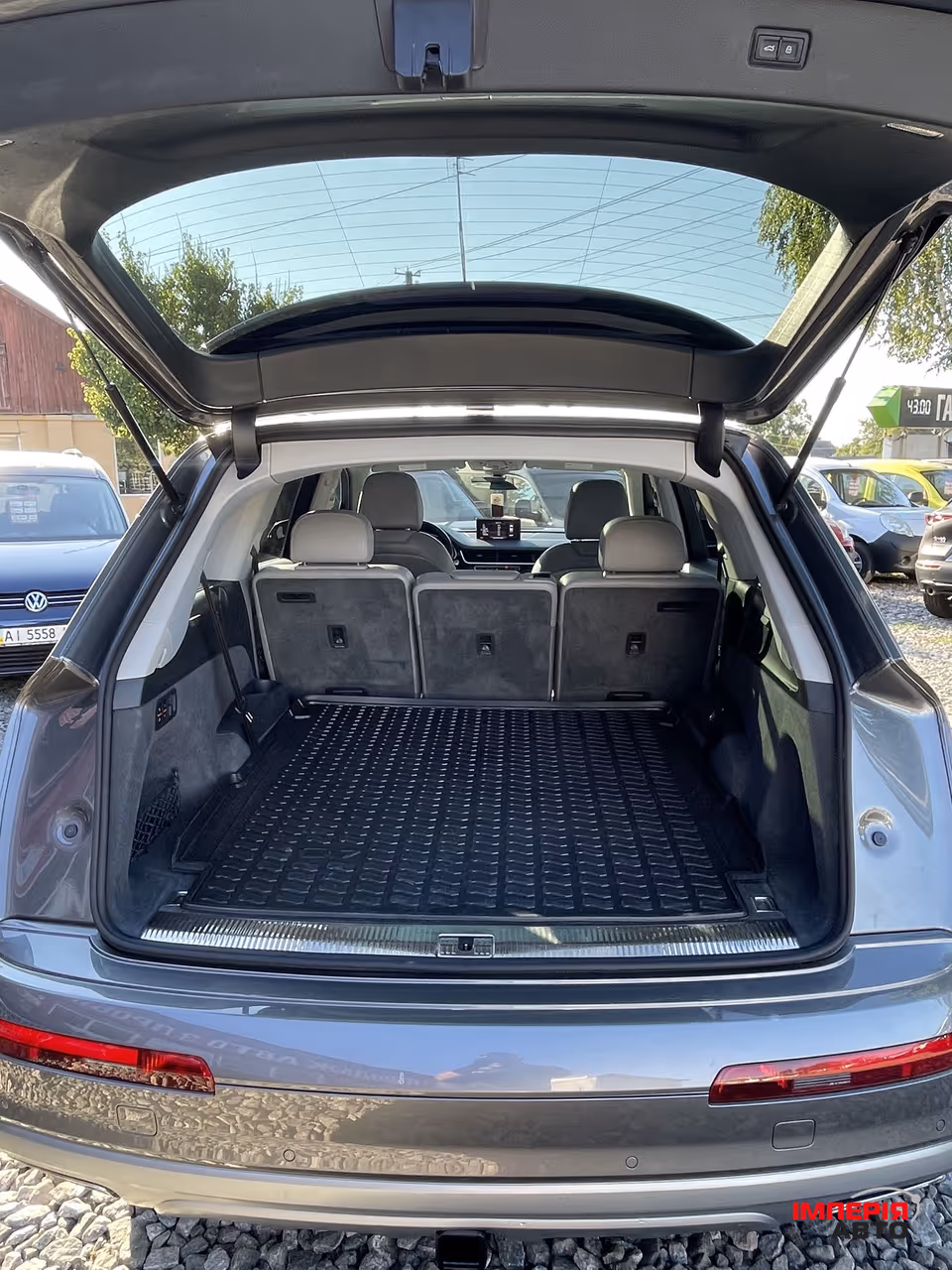 Audi Q7 - фото 18