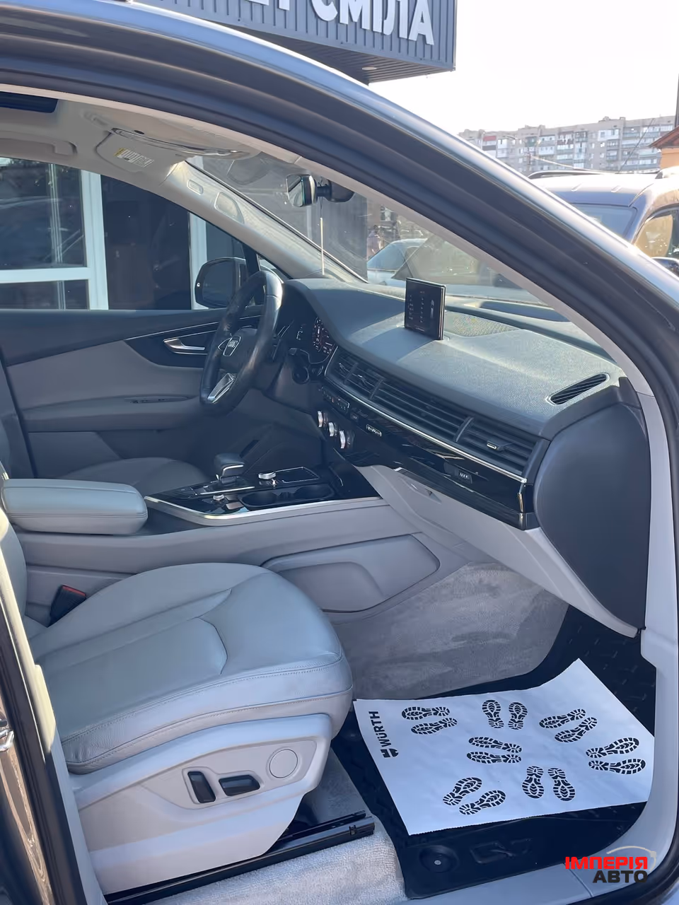 Audi Q7 - фото 7
