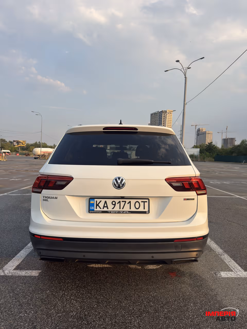 Volkswagen Tiguan - фото 8