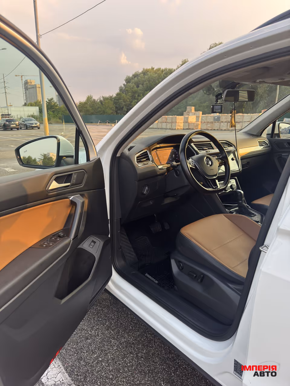 Volkswagen Tiguan - фото 12