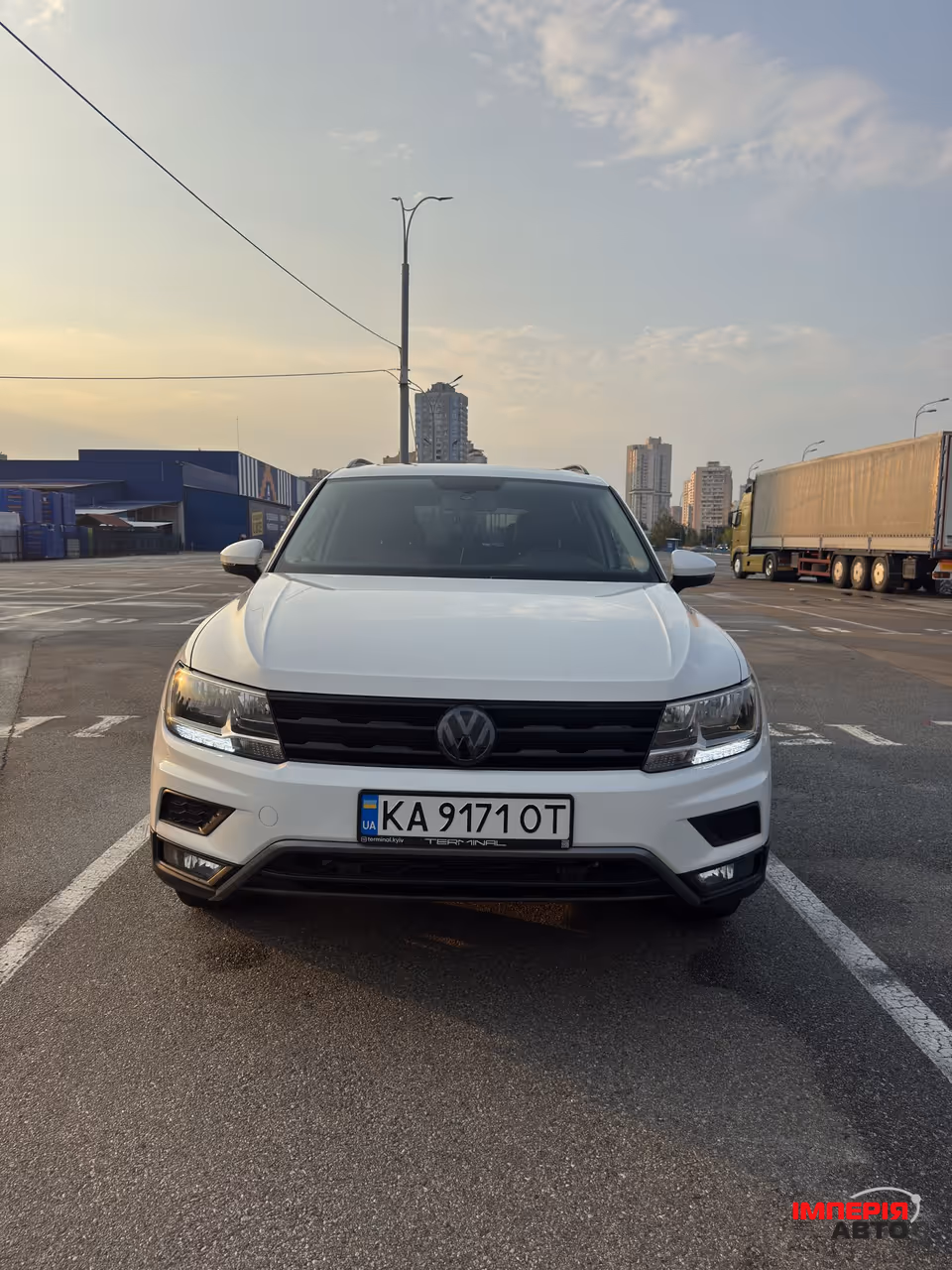 Volkswagen Tiguan - фото 1