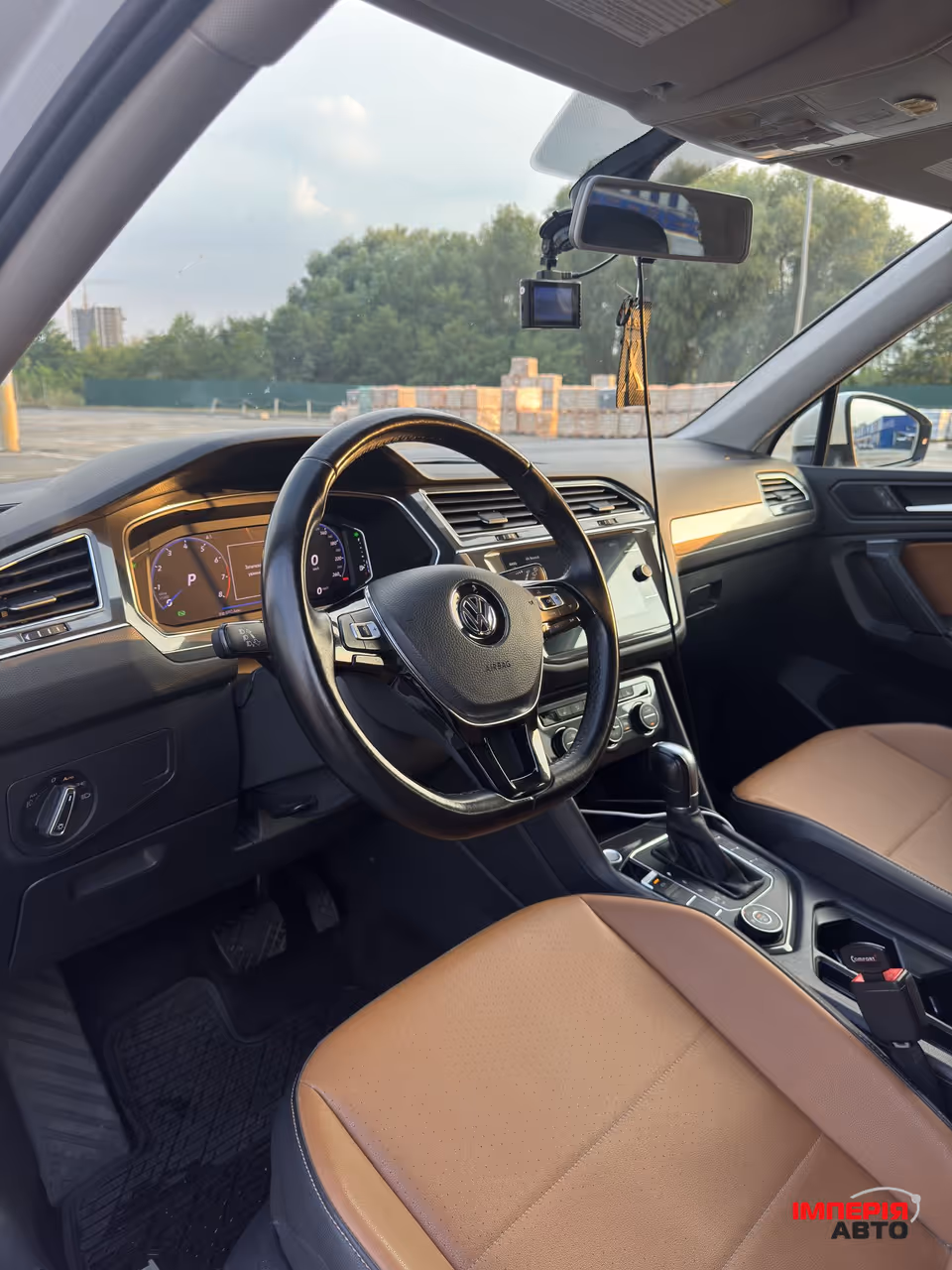 Volkswagen Tiguan - фото 15