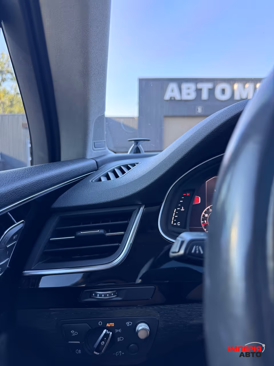 Audi Q7 - фото 24
