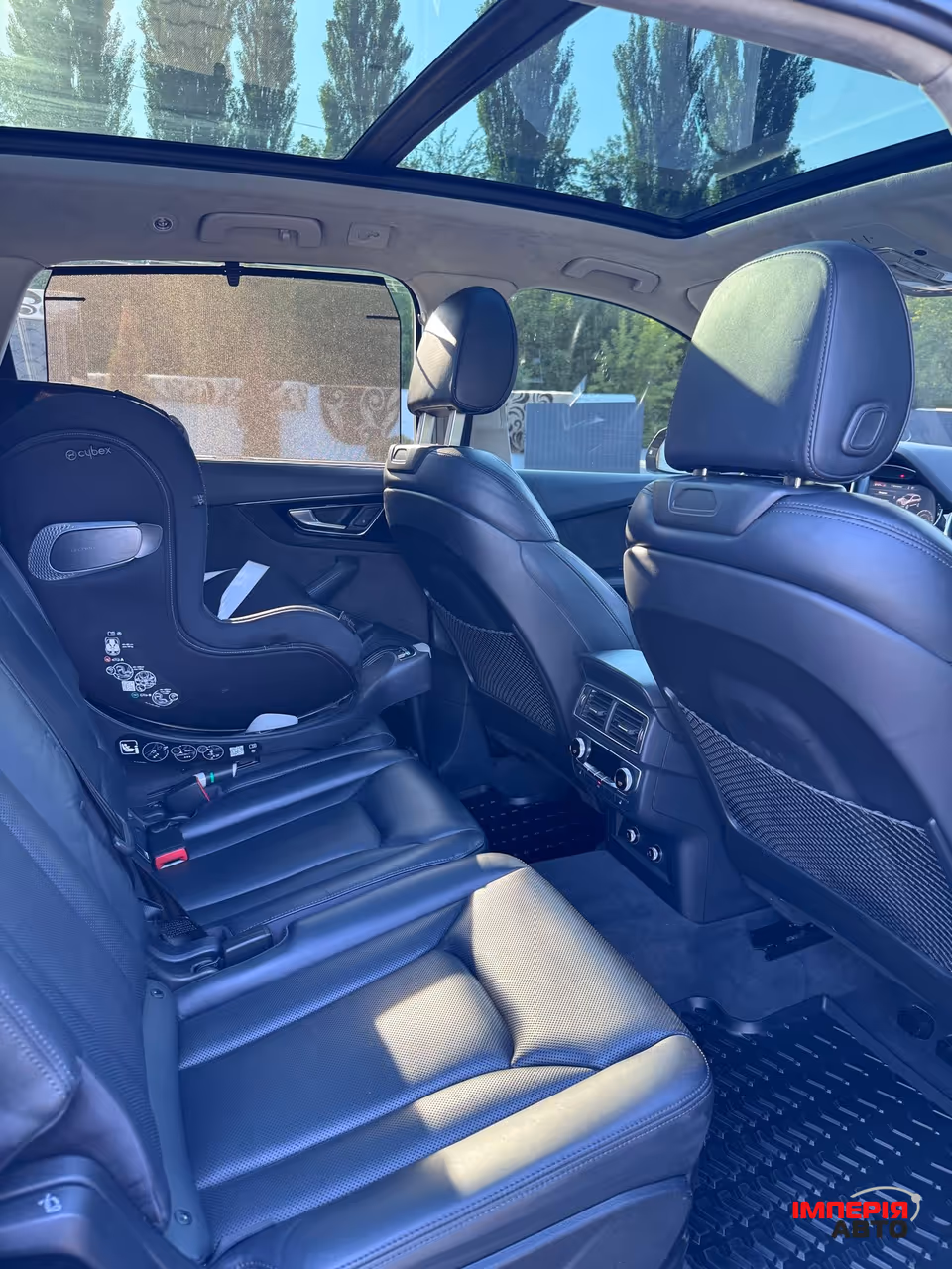 Audi Q7 - фото 12