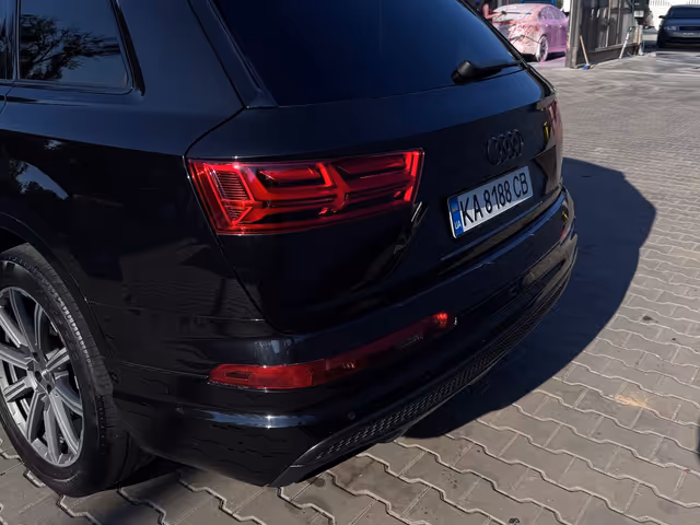 Audi Q7 - зображення 4
