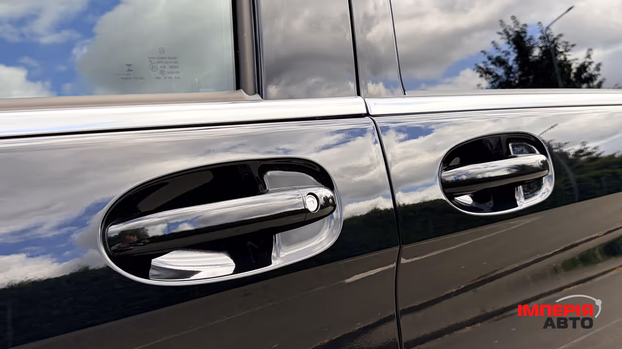 Mercedes-Benz V-Класс - фото 28