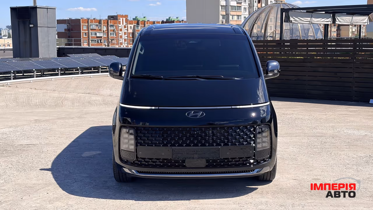 Hyundai Staria - фото 1