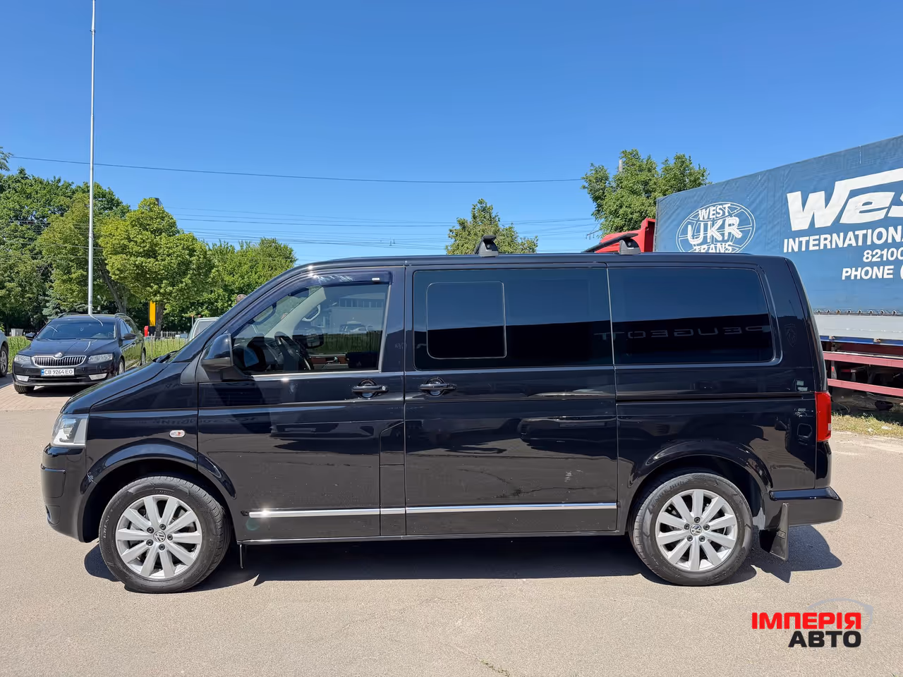 Volkswagen Multivan - фото 5