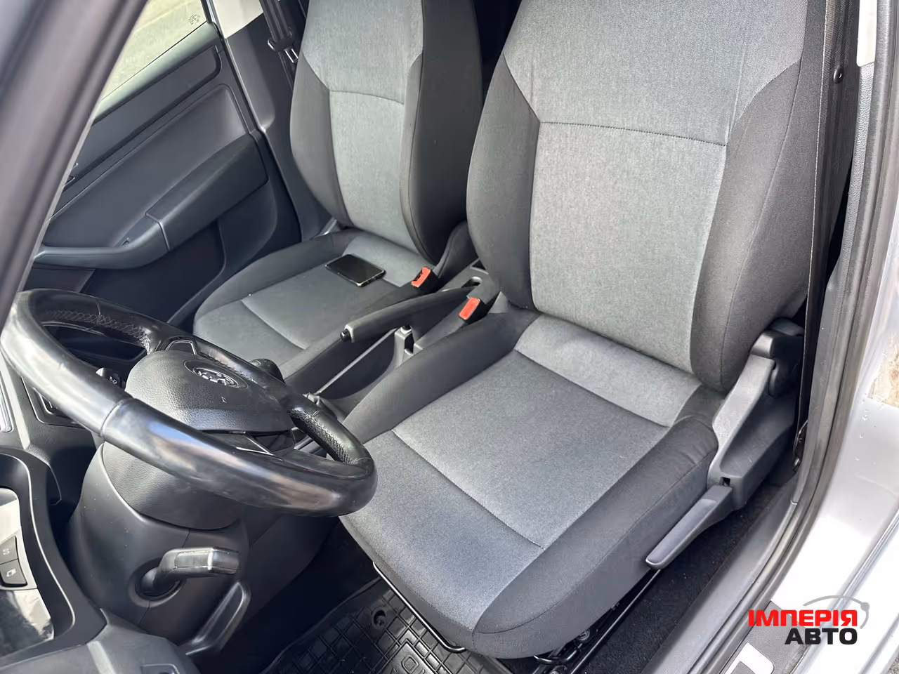 Skoda Rapid - фото 9