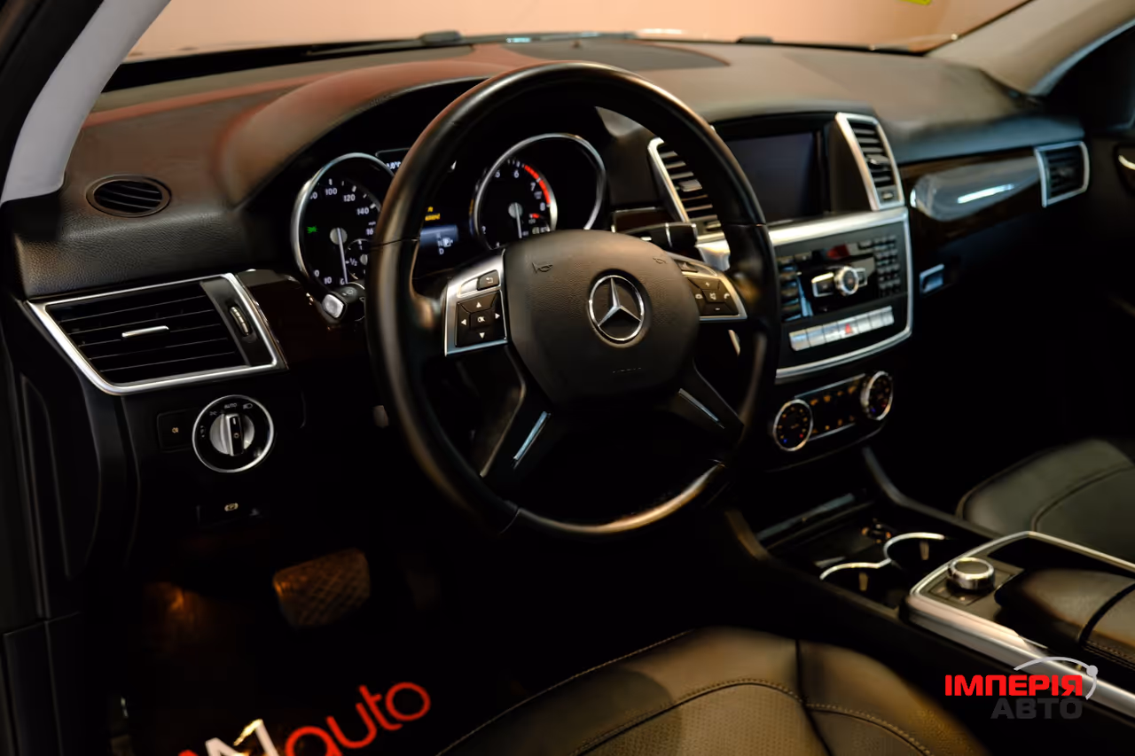 Mercedes-Benz M-Класс - фото 7