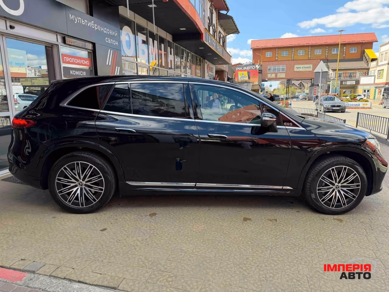 Mercedes-Benz EQS SUV - фото 3