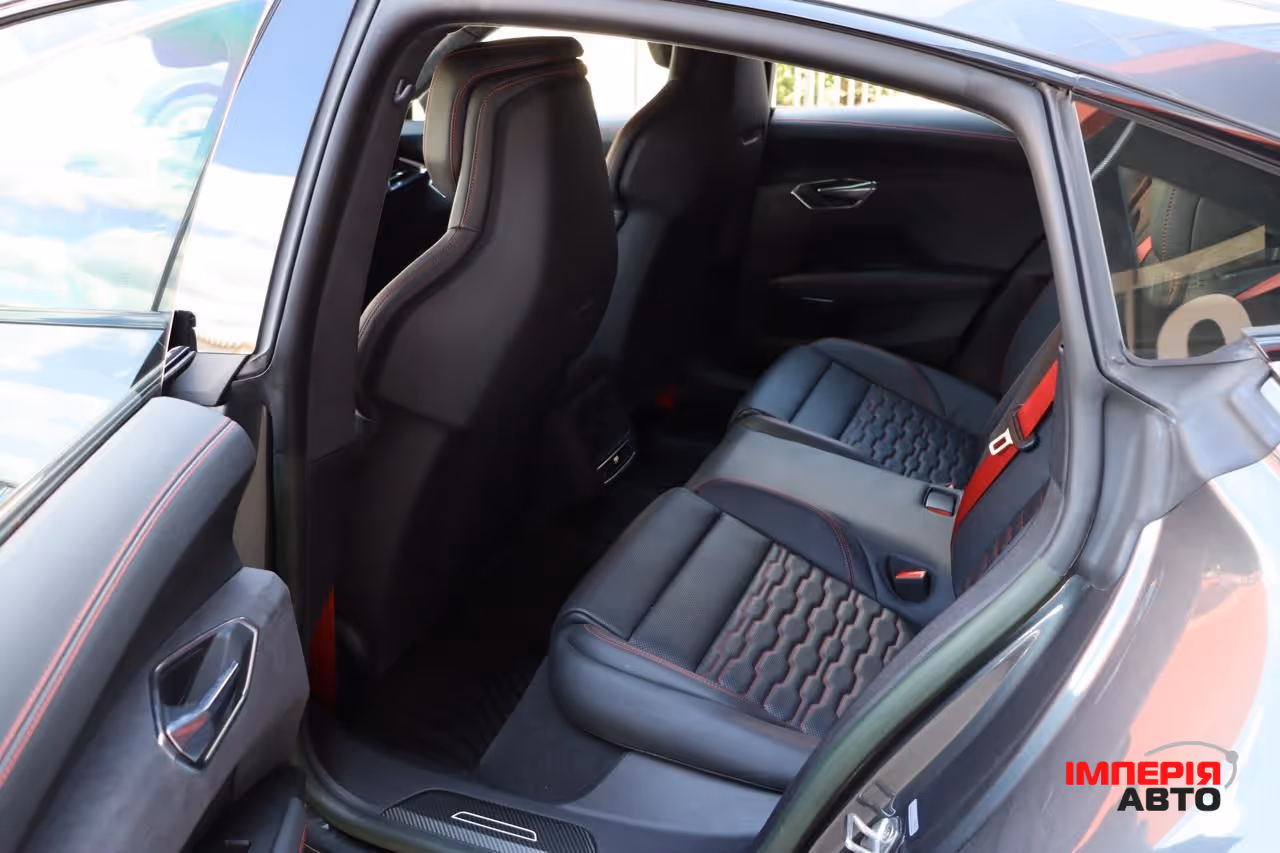 Audi e-tron GT - фото 6