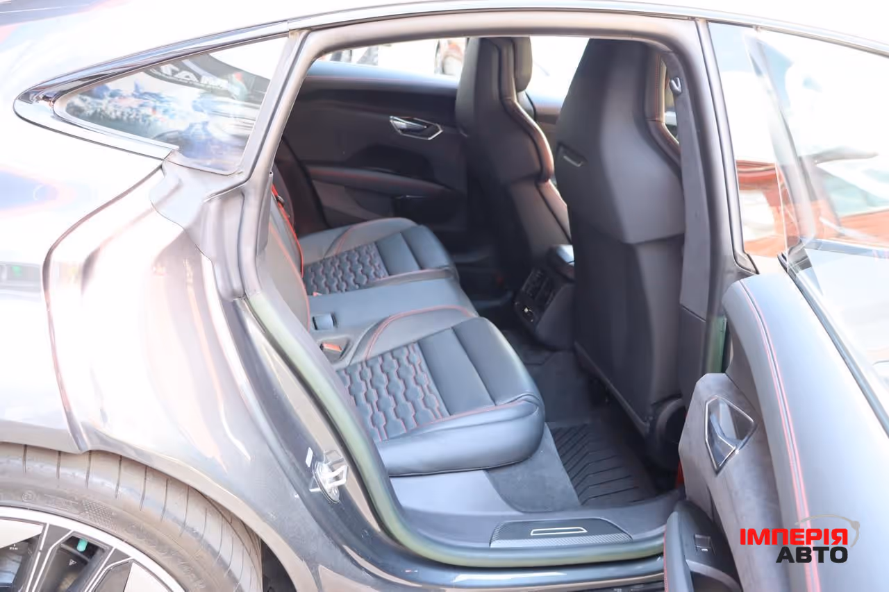 Audi e-tron GT - фото 9