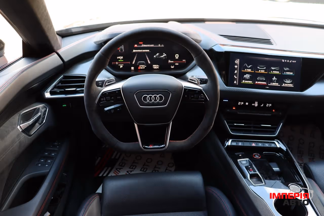 Audi e-tron GT - фото 8