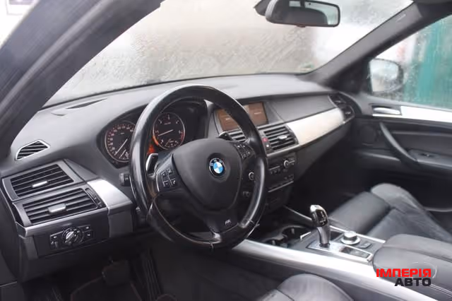 BMW X5 - фото 12