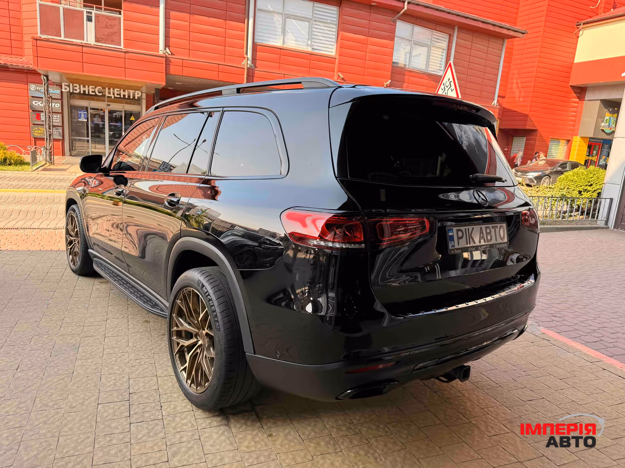 Mercedes-Benz GLS - фото 8