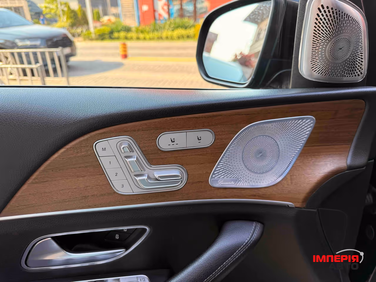 Mercedes-Benz GLS - фото 16