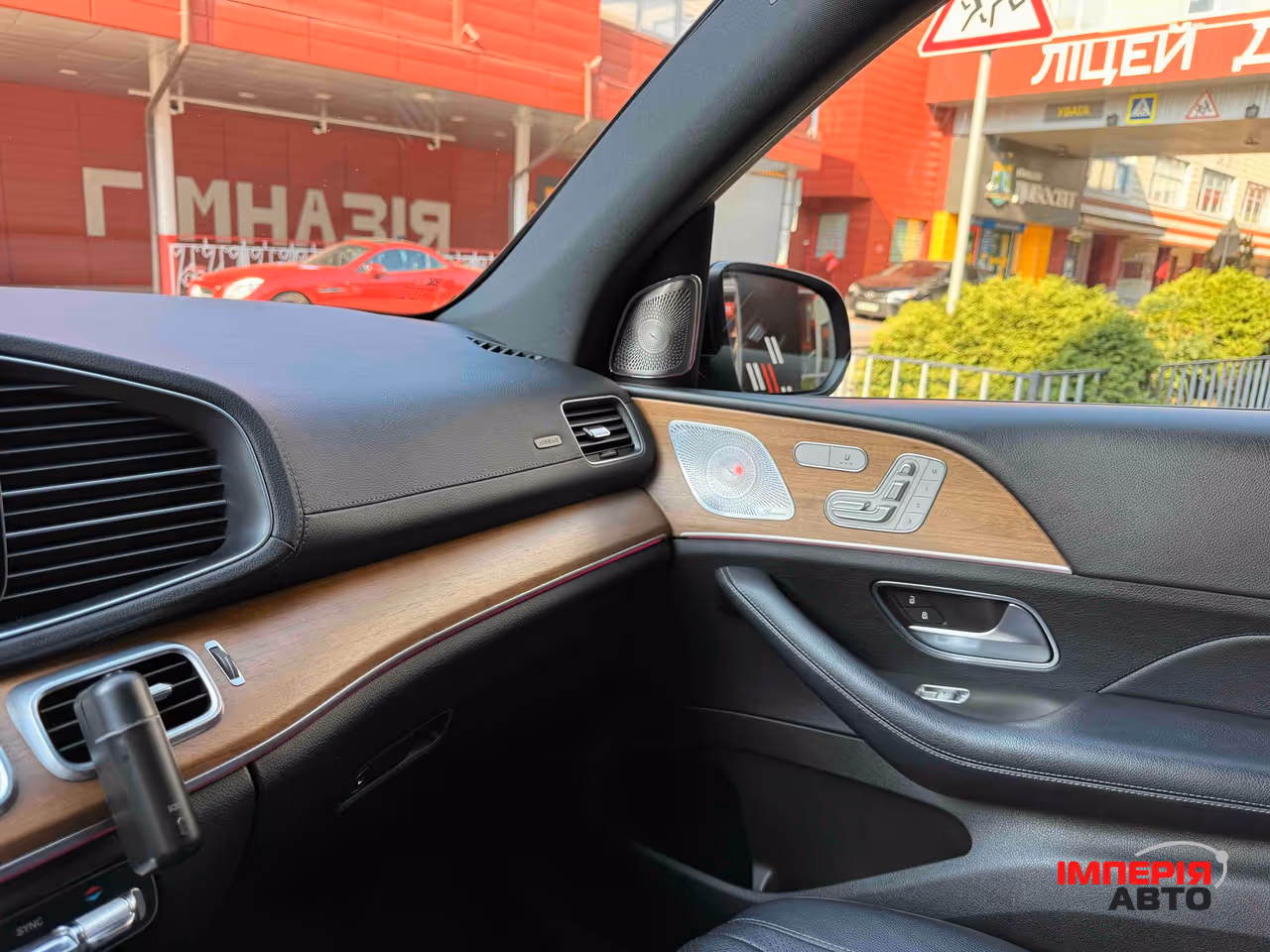 Mercedes-Benz GLS - фото 35