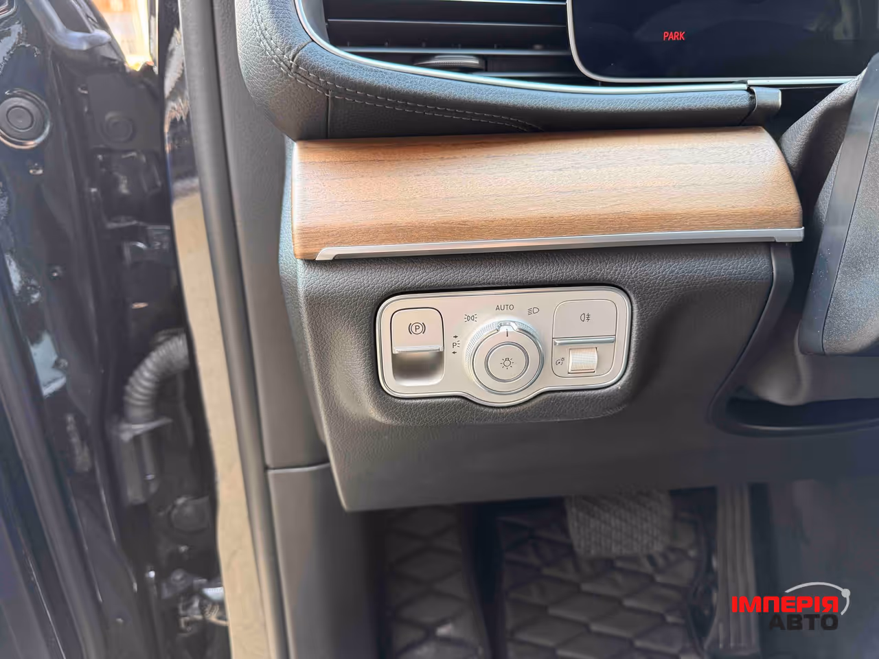 Mercedes-Benz GLS - фото 21